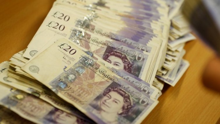Началото на края на парите в брой настъпи в Лондон