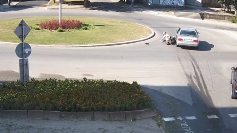 МВР: Бащата на президента е бил длъжен да спре на триколката