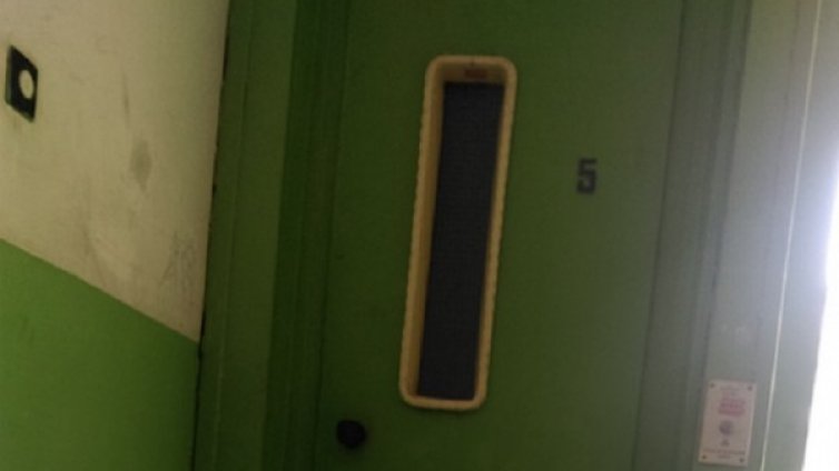 Колело, кормило, асансьор тръгва, притиска... 10-годишно издъхва