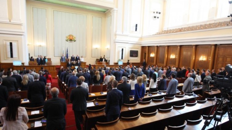 Партия на Румен Радев? Едва ли, по-скоро ще оглави БСП