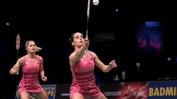 Сестри Стоеви на 1/2-финал, биха вторите в света