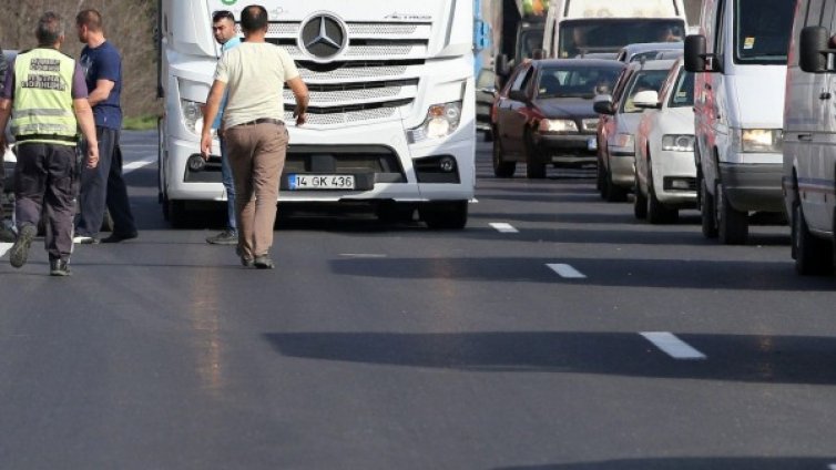 Заради неравности: До 90 км/ч от Чирпан до Стара Загора