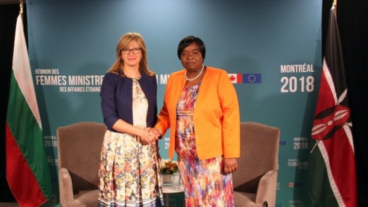 Захариева горда: Първи сме в ЕС по жени в IT сектора