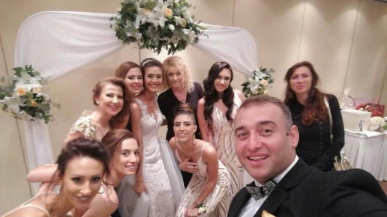 "Златната" Любомира Казановa каза "Да". Булка е!