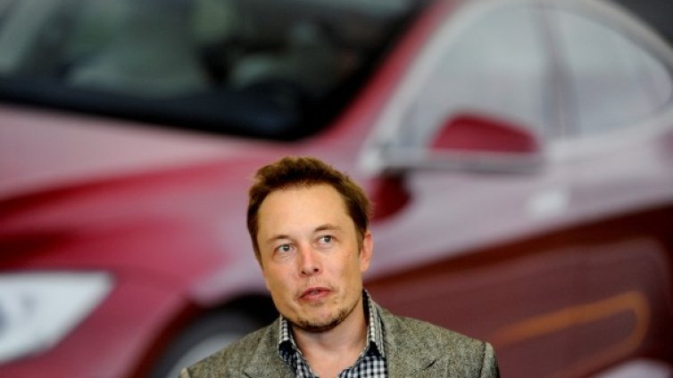 Мъск се спаси от US властите срещу $40 млн. Кой ще оглави Tesla?