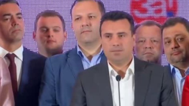 Кабинетът се клати, накъде след референдума в Македония?