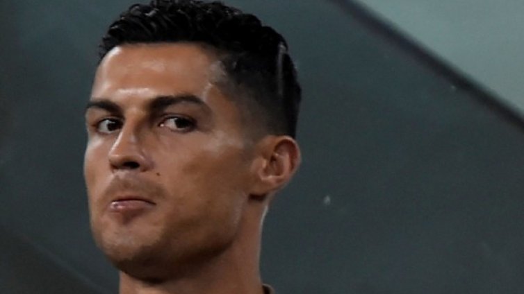Насилник, изнасилвач... Спонсорите изоставят Роналдо!