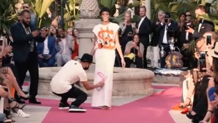 Уини Харлоу през болката до "Victoria`s Secret"