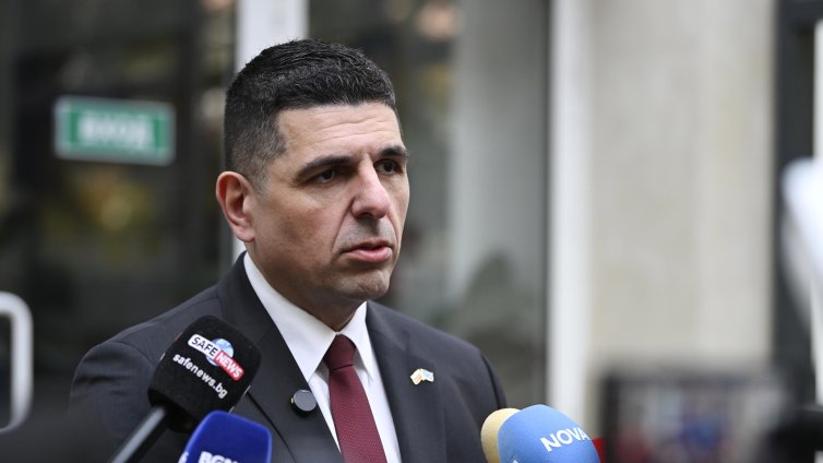 Ивайло Мирчев: Радев халюцинира сглобки, Йотова не става за президент