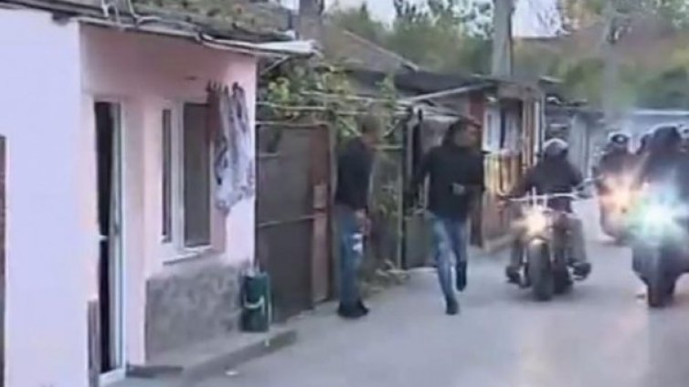 Рокерите при ромите в Русе: Ровят в рана, излишна демонстрация!