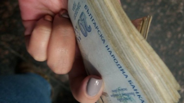 Ниско ДДС за хляб и илачи, подоходно облагане...