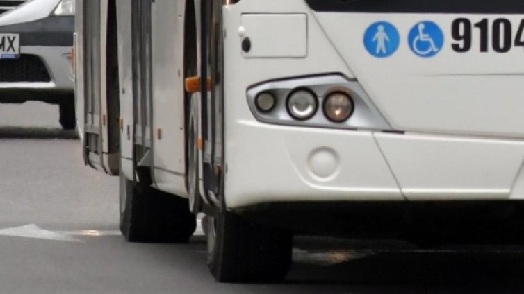 Автобус блъсна майка с количка на "зебра" в Пловдив