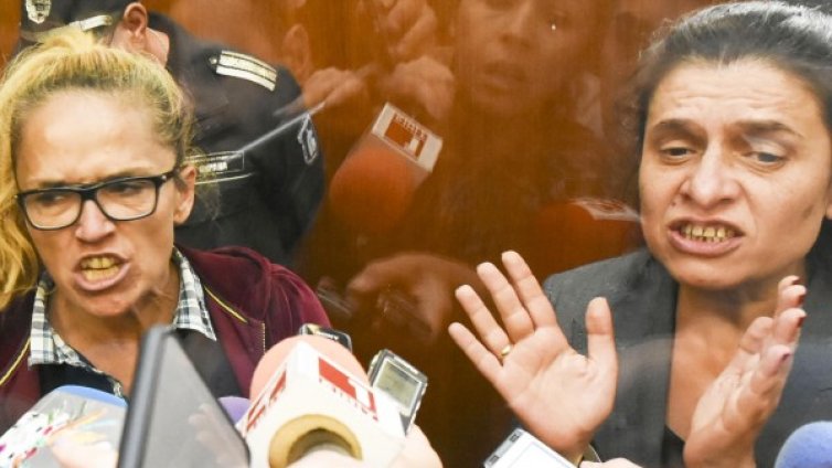 Протестират домашния арест на Иванчева и Петрова. И?