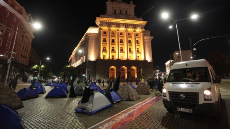 Нинова атакува Борисов: Този път с извинение няма да стане!
