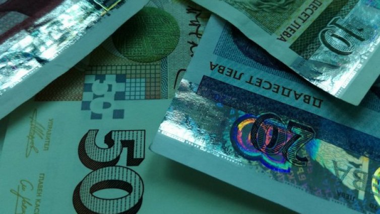 Бюджет '19: Повече пари за заплати – учители, съдии, полицаи...