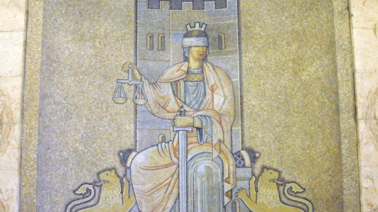 След детска свада &ndash; 47-годишен крещи и удря дете