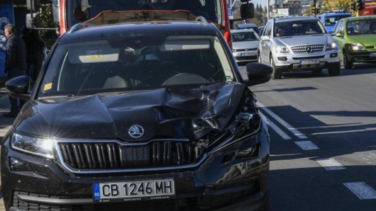 Пресичане на "Цариградско" остави на място пешеходец