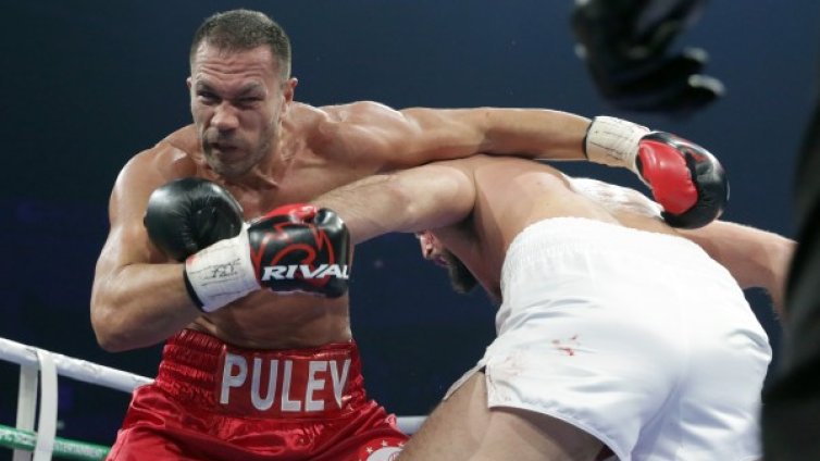 Кобрата &ndash; шампион! Българският боксьор вдигна публиката на крака