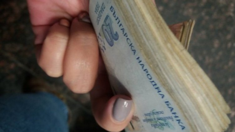 Поредният удар! 50 бона от прислужница за ало апаши в София