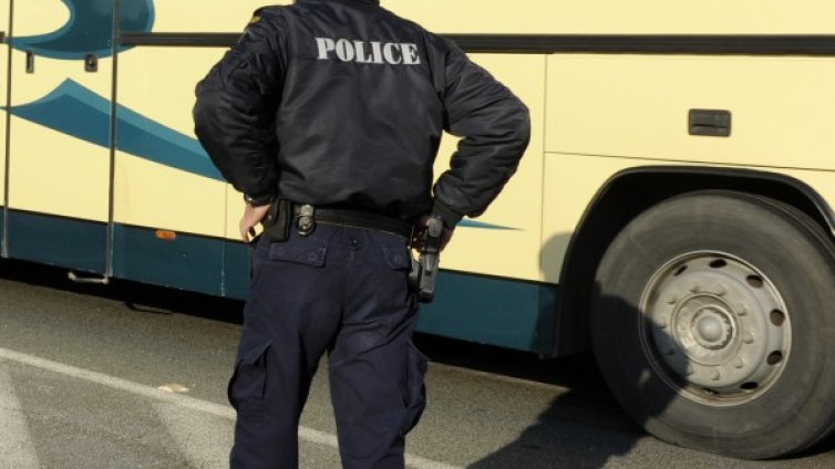 Клопка! Българи продават коли на гърци, а с тях &ndash; трафик на бежанци