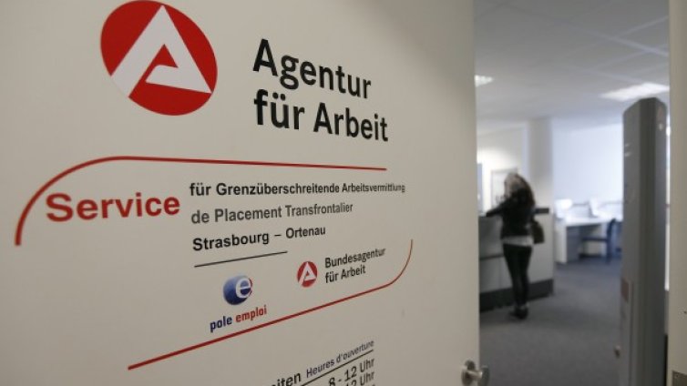 Лесен и охолен живот... Български банди точили помощи от Германия  