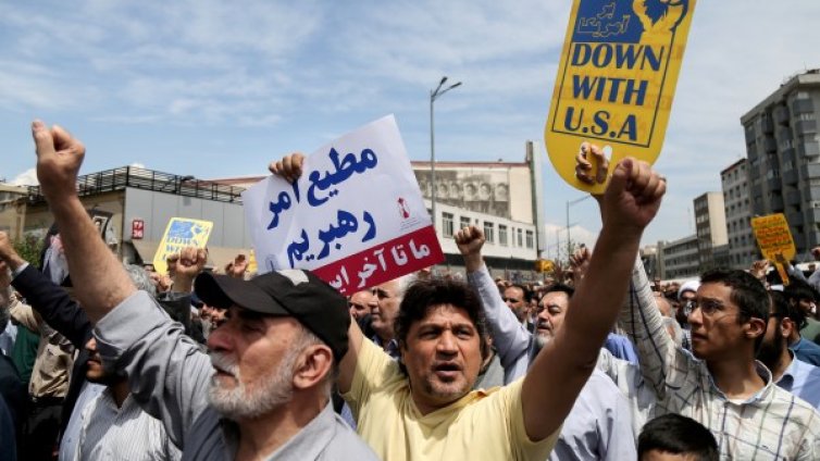 Персийски гамбит на Тръмп: Колко ще издържат аятоласите? 