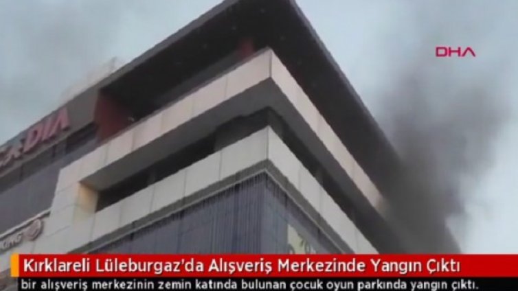 Пожар в турски мол, няма данни за пострадали българи