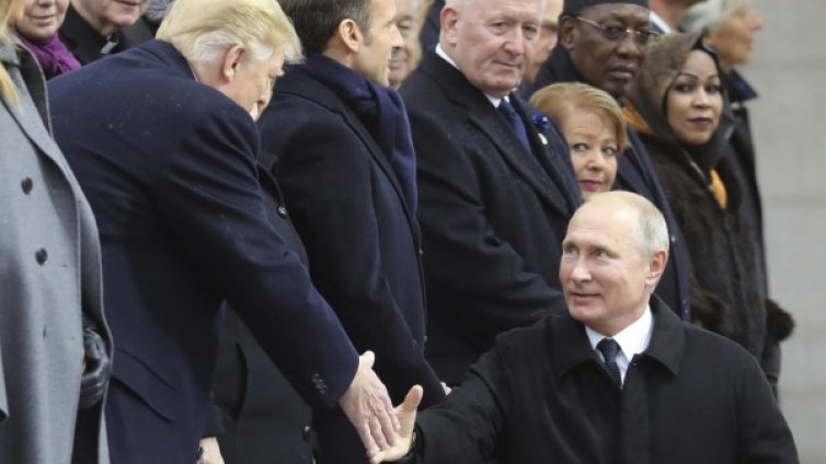 Путин и Тръмп поговориха "на крак" в Париж