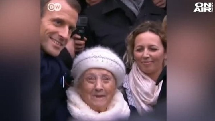 101-годишна се здрависа с Меркел, обърка я с г-жа Макрон