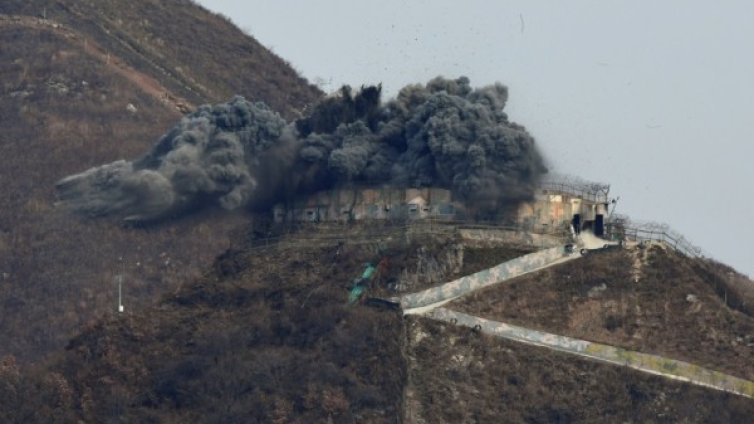 Южна Корея маха наблюдателни кули по границата с КНДР