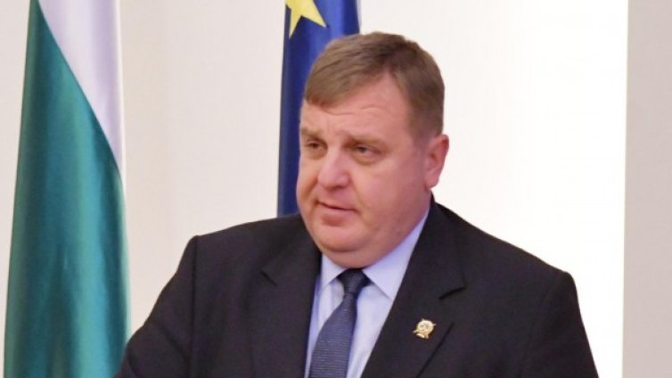 Каракачанов: Който не се изразява правилно, да не се изказва!