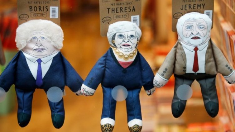 Кучетата на Острова "хапят"... Мей и Джонсън