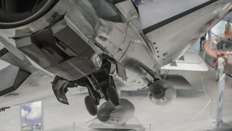 Ирак удари "Ислямска държава" в Сирия