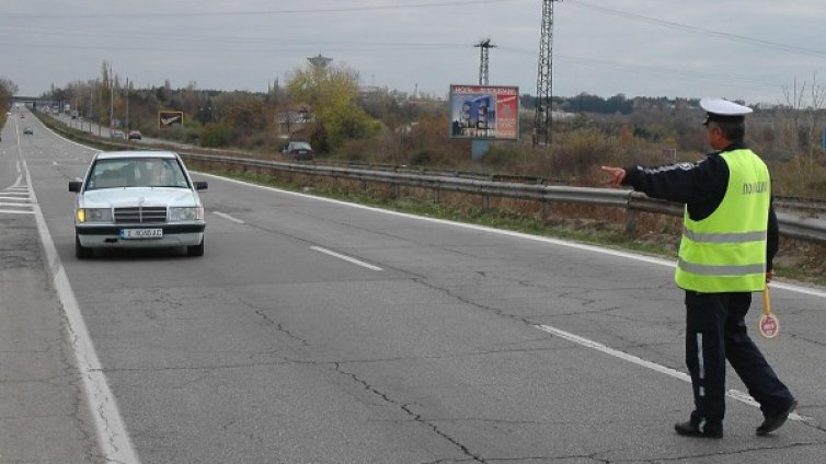 Модерно плащане на глоби &ndash; катаджии с ПОС-терминали в патрулката