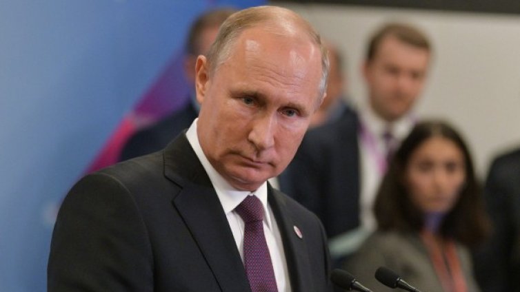 Напрежението Кремъл - Киев расте, Путин говори с Меркел