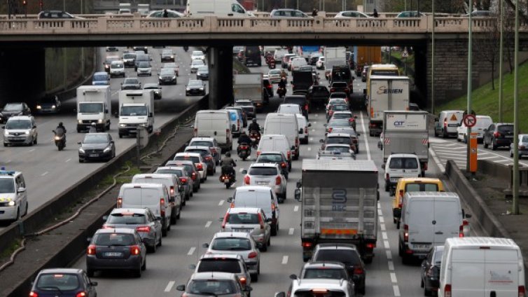 ЕК: Е-мобилите са скъпи, хората обичат ниските цени!