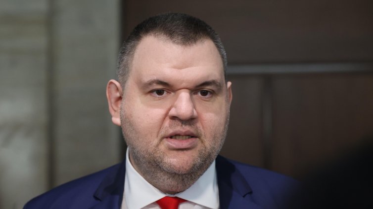 Пеевски подаде сигнал до прокуратурата за ремонта на &bdquo;Топлофикация&ldquo; в &bdquo;Дружба-2&ldquo;