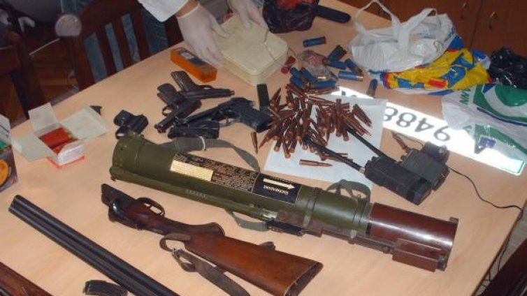 Откриха боен арсенал в имот на британец край Варна