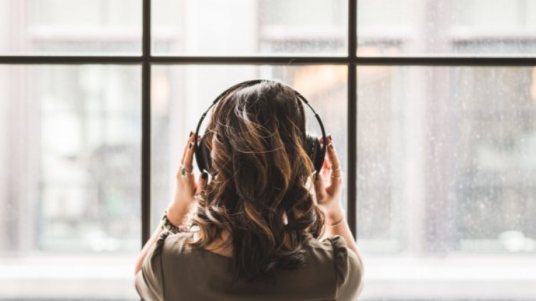 5 песни, които никога да не слушате след раздяла