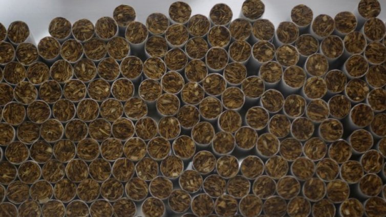 Задържаха сърбин с контрабандни цигари