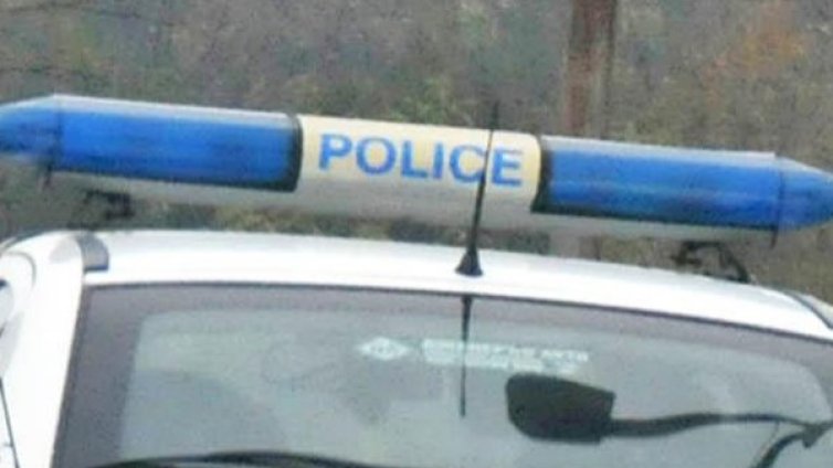 Нелепа смърт: Мъж прескочи ограда, заби се на кол