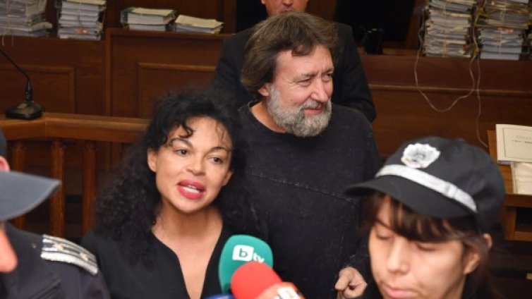 Банева иска електронна гривна, но да е свободна