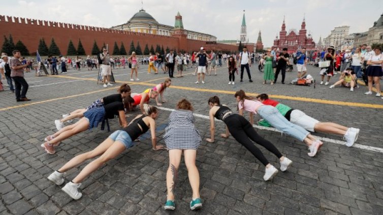 Реформи, пари... За какво мечтаят младите в Русия, Украйна, Беларус?