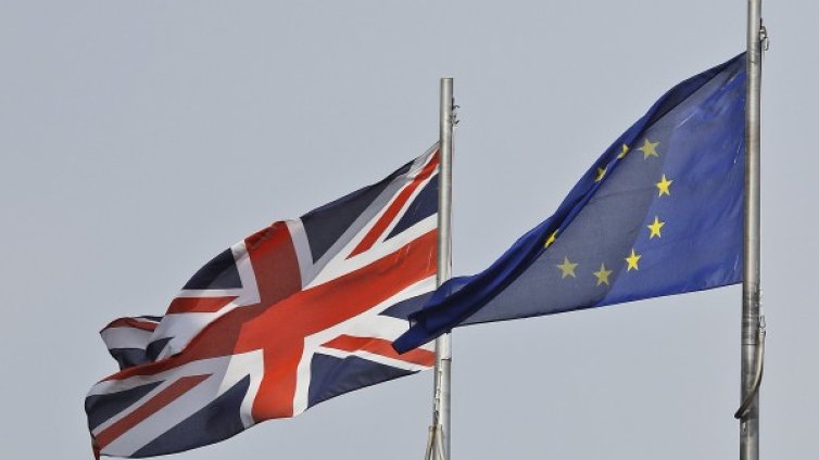 Британски министри: Планът за Brexit е мъртъв!