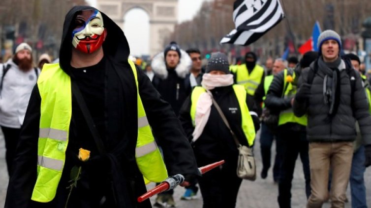 "Жълтите жилетки" отново са на "Шанз-Елизе"!