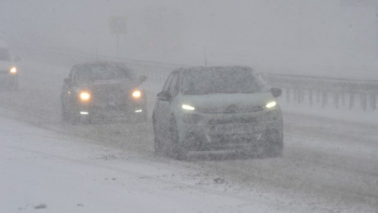 След валежите АПИ успокоява: Пътищата &ndash; проходими!