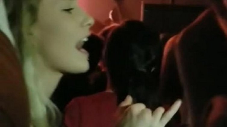 Да "чуваш" музиката със сърцето си: Дъщеря и глухият й баща!