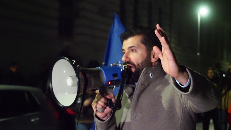 Кирил Петков: Протестът приключи, вандалите са маскирани ултраси