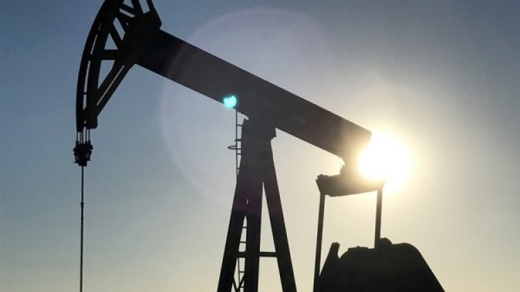 Петролът пробва леко поскъпване 