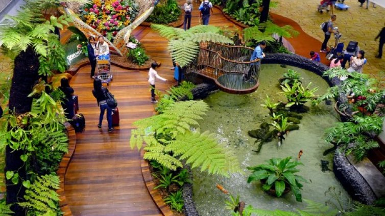 Едно от най-впечатляващите летища: Changi в Сингапур
